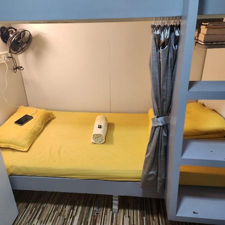 Sinhassan Dormitory Hostel Juhu Mumbai Kültér fotó