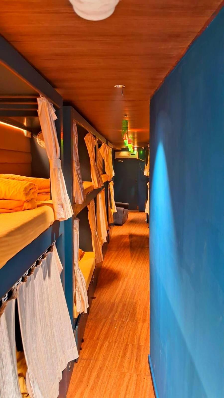 Sinhassan Dormitory Hostel Juhu Mumbai Kültér fotó