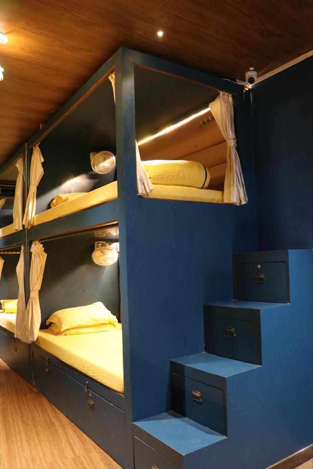 Sinhassan Dormitory Hostel Juhu Mumbai Kültér fotó