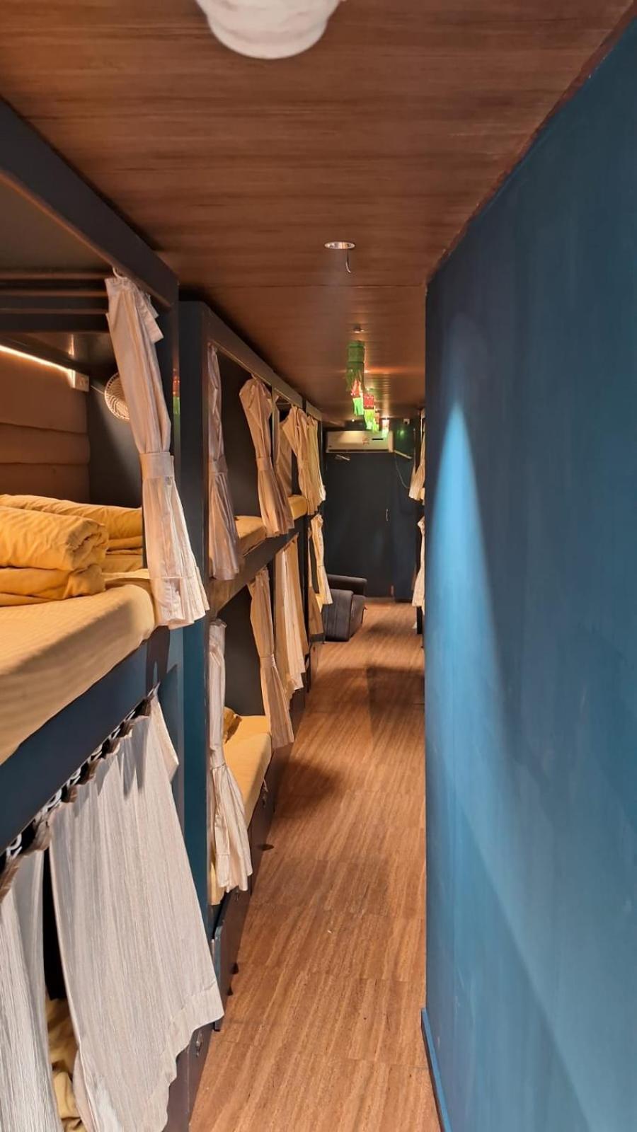 Sinhassan Dormitory Hostel Juhu Mumbai Kültér fotó