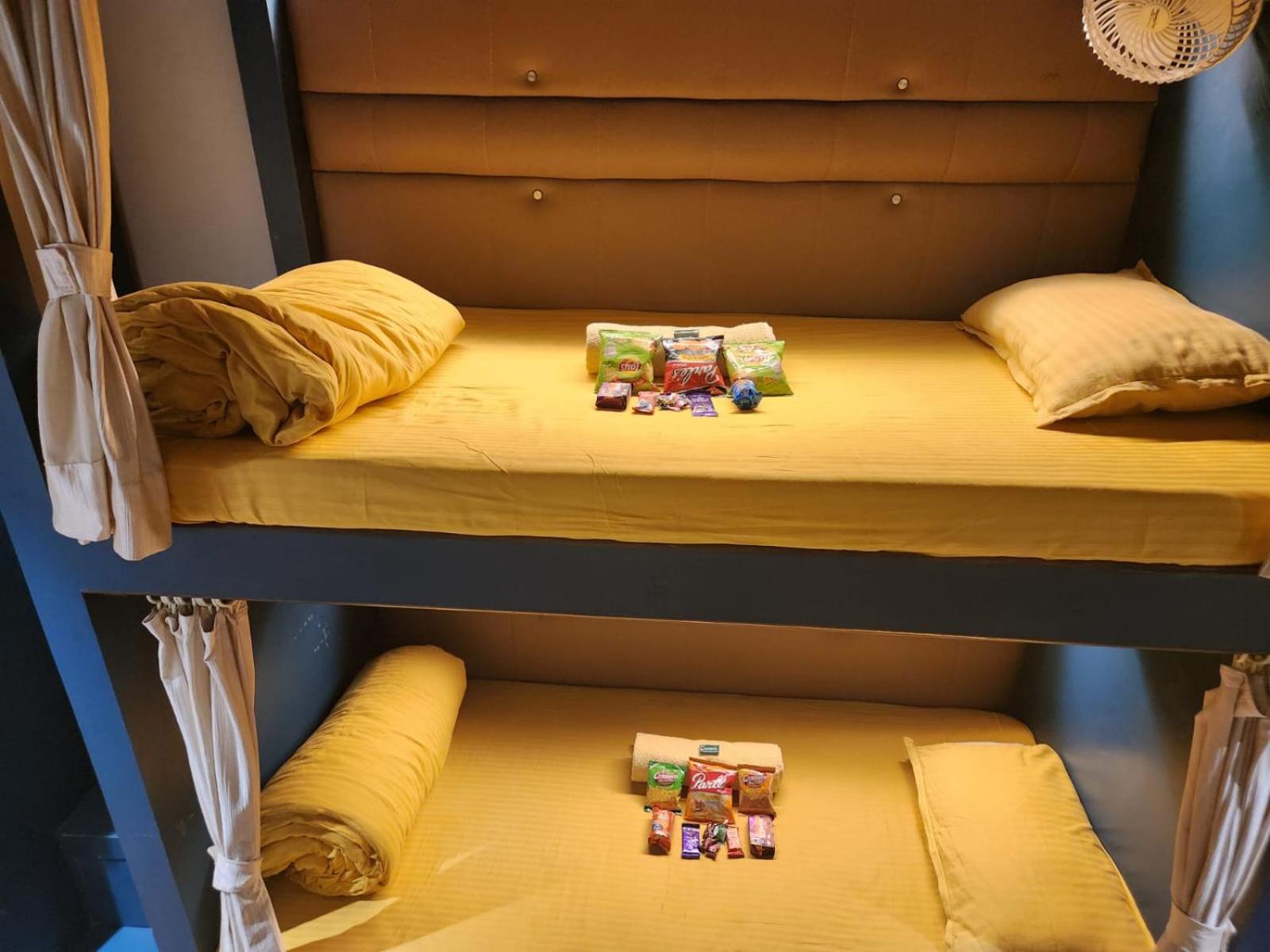 Sinhassan Dormitory Hostel Juhu Mumbai Kültér fotó
