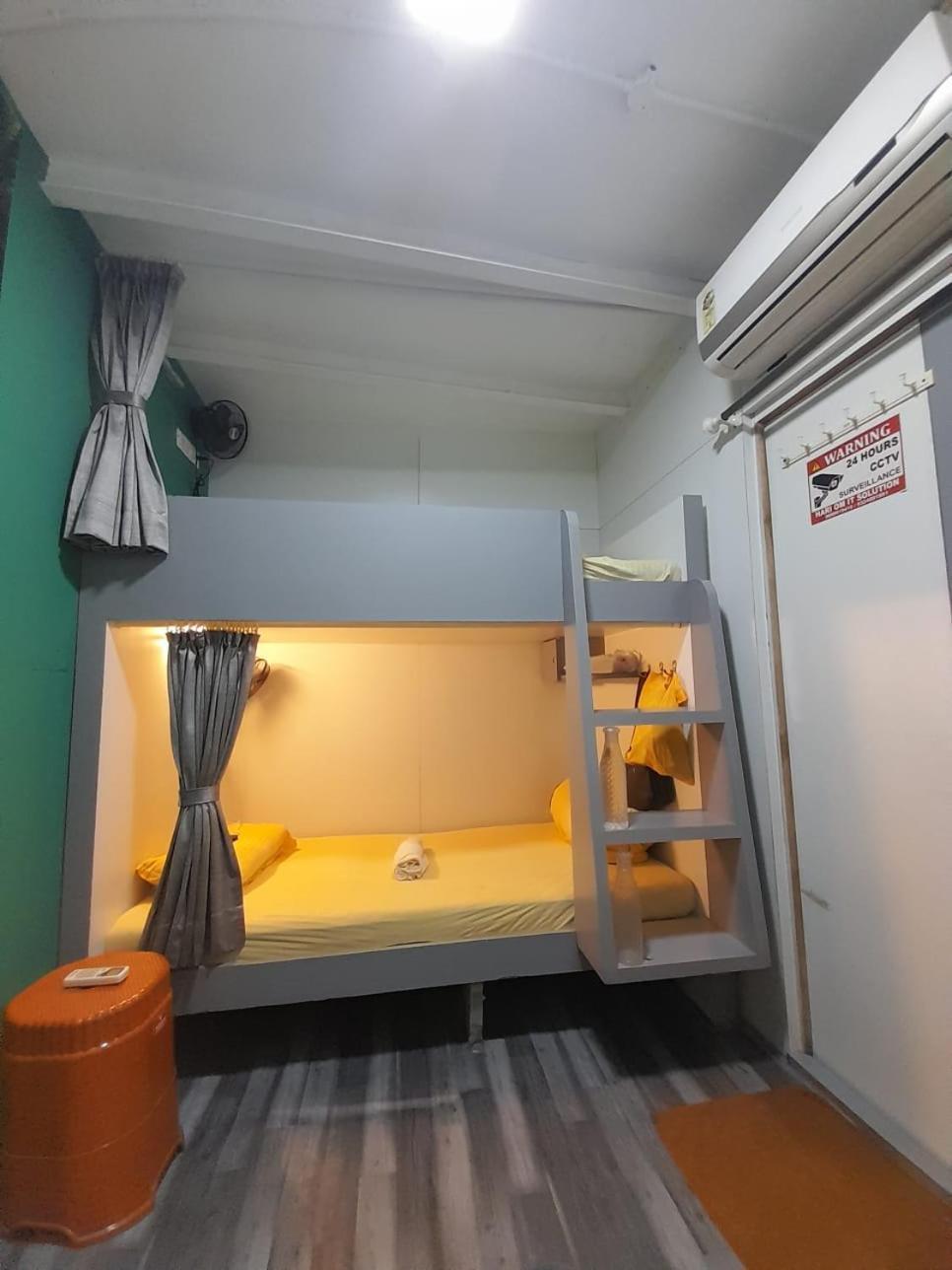 Sinhassan Dormitory Hostel Juhu Mumbai Kültér fotó