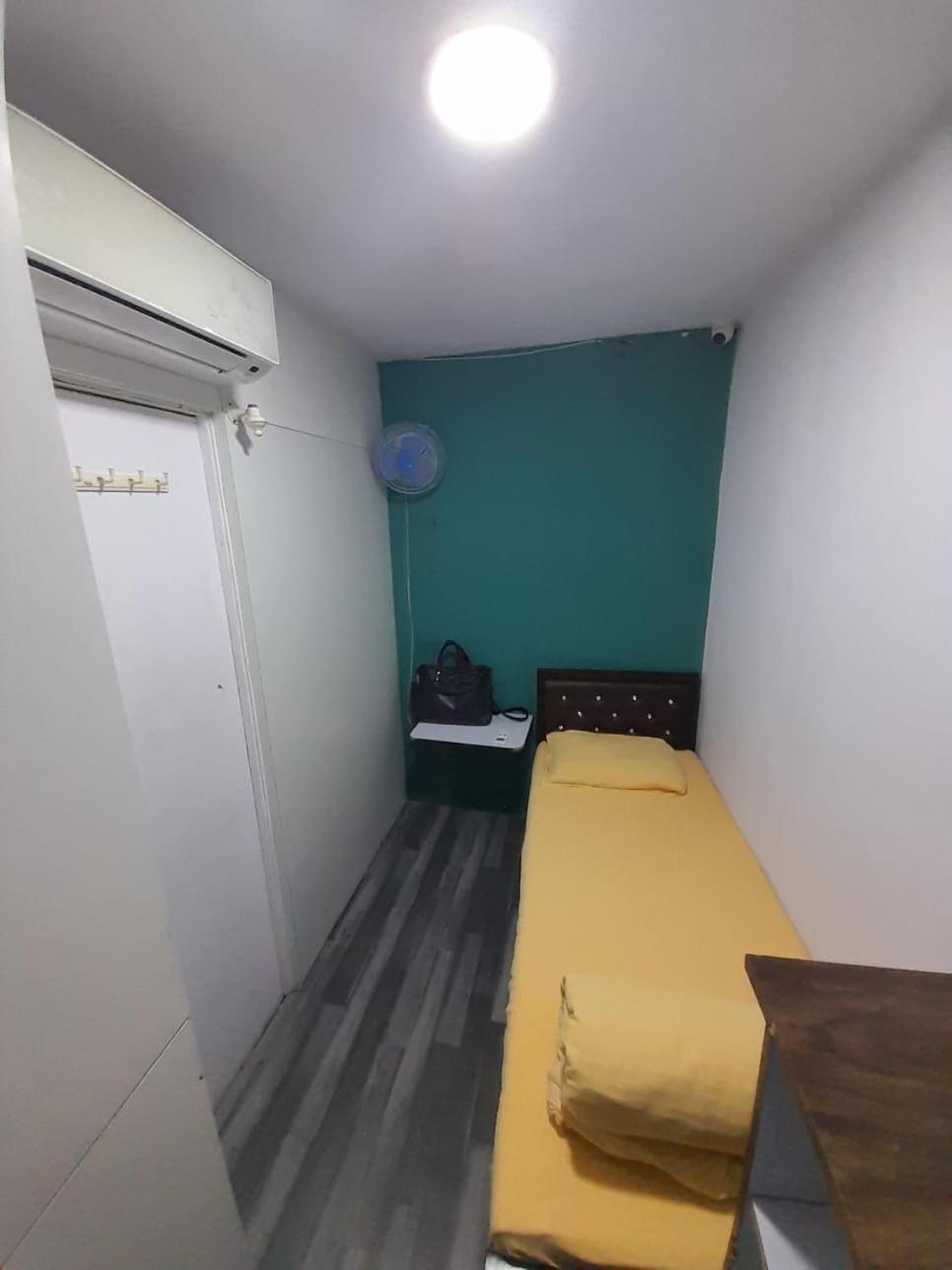 Sinhassan Dormitory Hostel Juhu Mumbai Kültér fotó