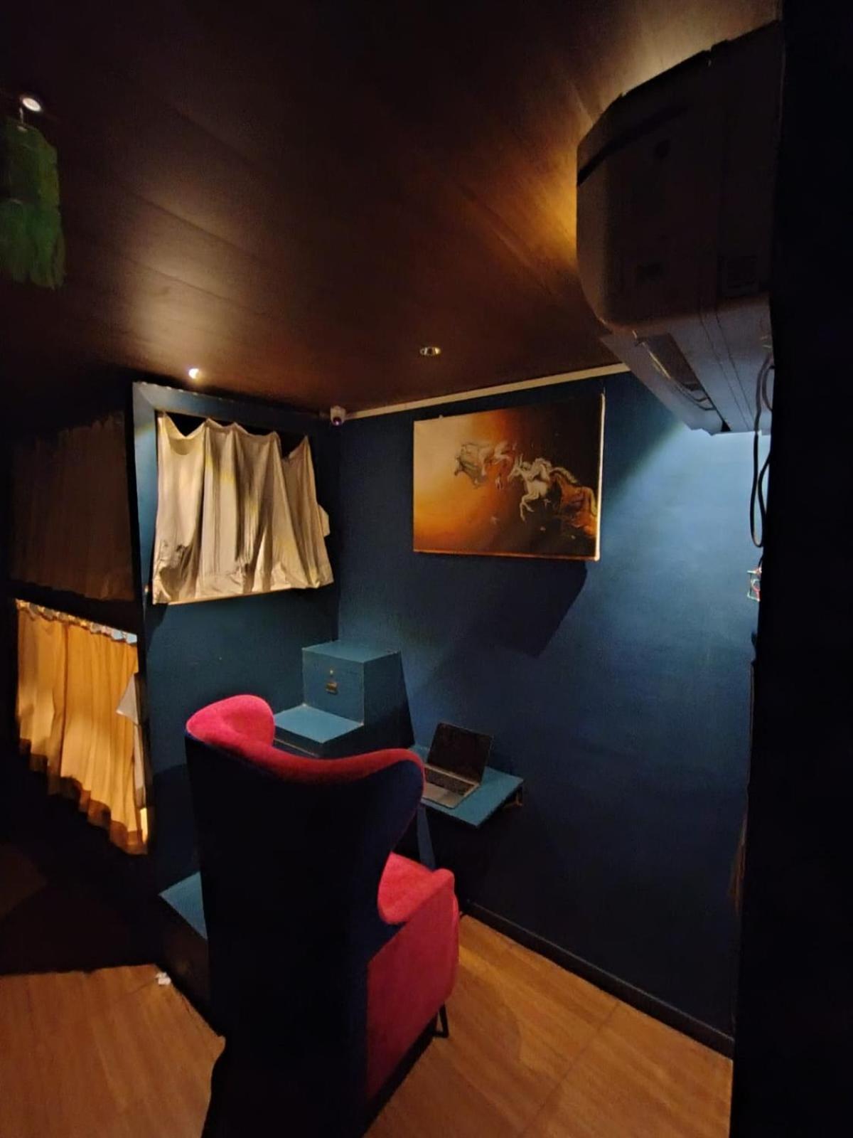 Sinhassan Dormitory Hostel Juhu Mumbai Kültér fotó