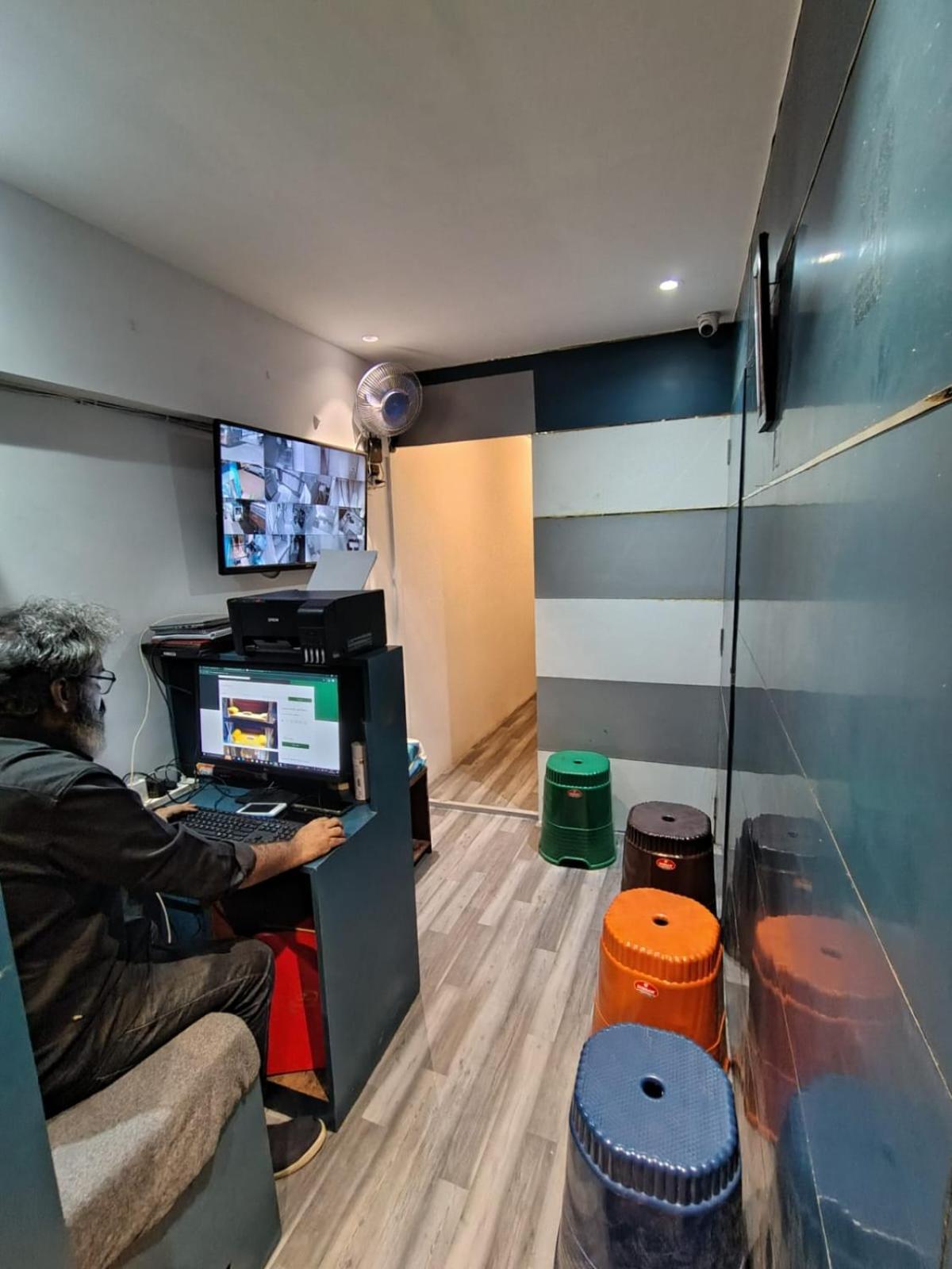 Sinhassan Dormitory Hostel Juhu Mumbai Kültér fotó